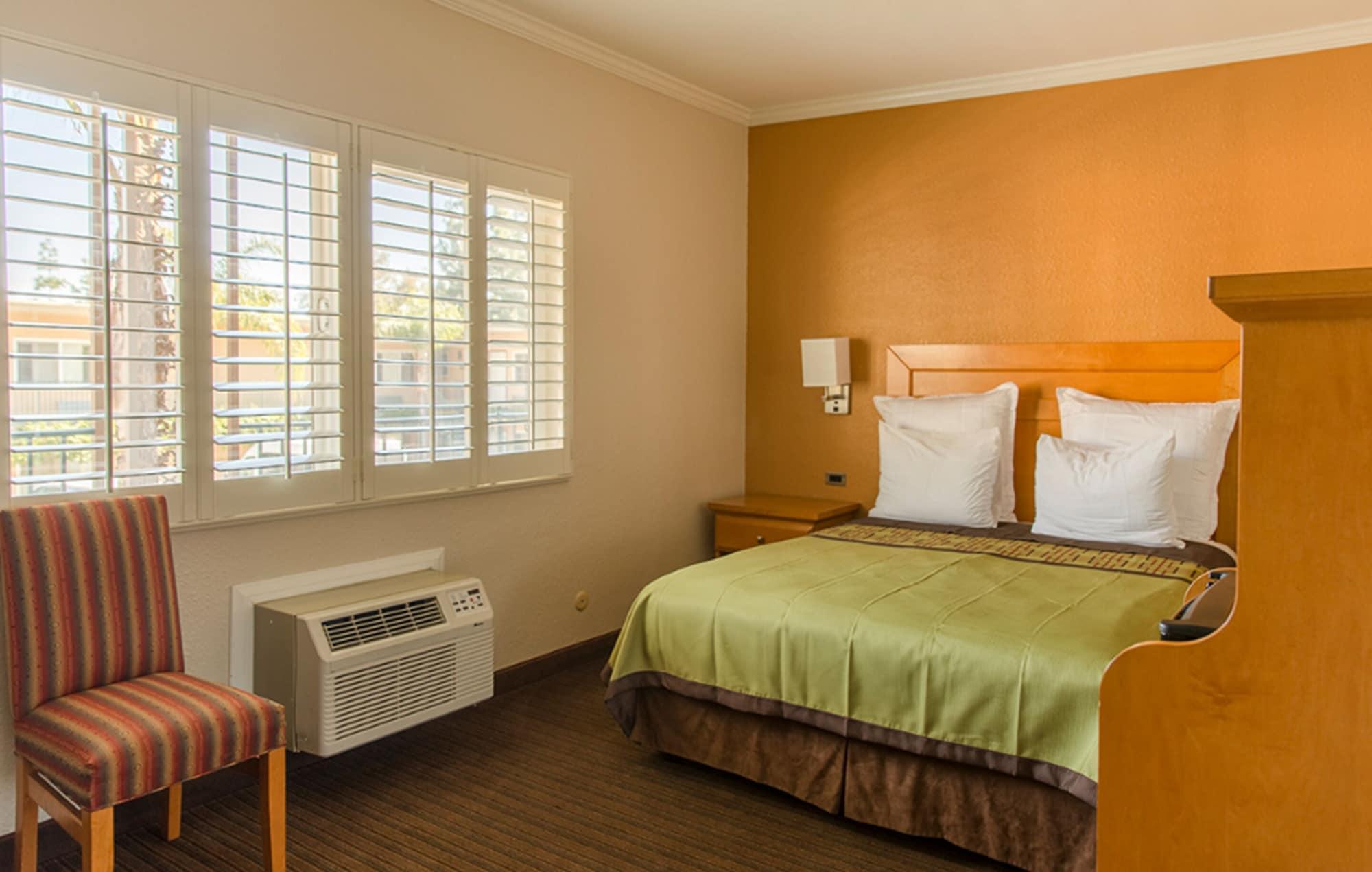 Anaheim Islander Inn And Suites Near Park And Convention Center Εξωτερικό φωτογραφία