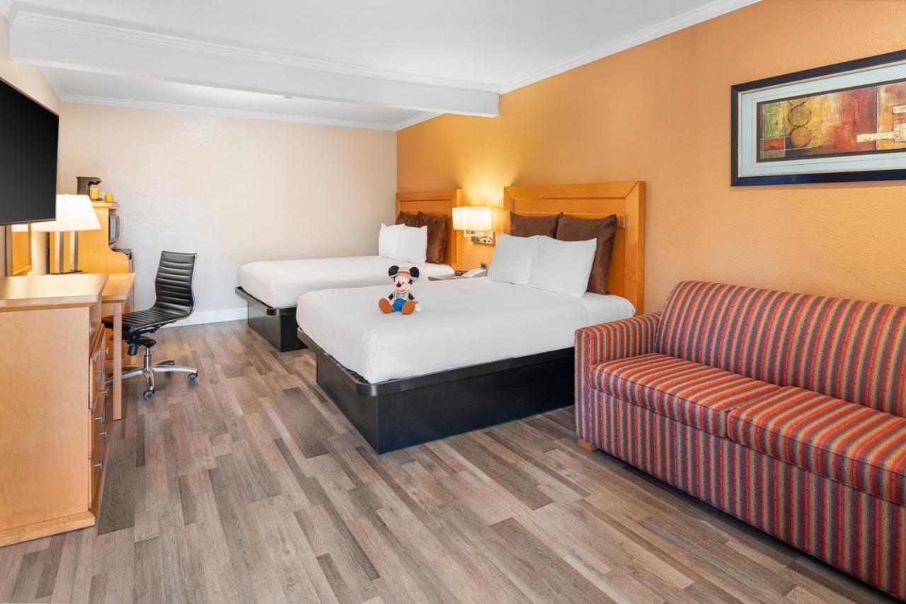 Anaheim Islander Inn And Suites Near Park And Convention Center Εξωτερικό φωτογραφία