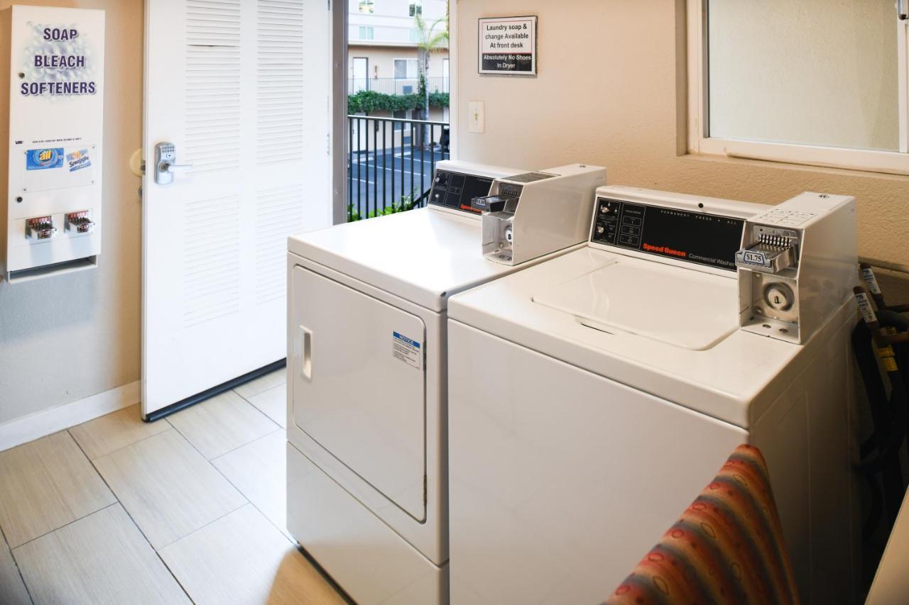 Anaheim Islander Inn And Suites Near Park And Convention Center Εξωτερικό φωτογραφία