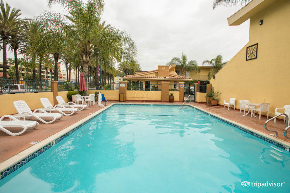 Anaheim Islander Inn And Suites Near Park And Convention Center Εξωτερικό φωτογραφία