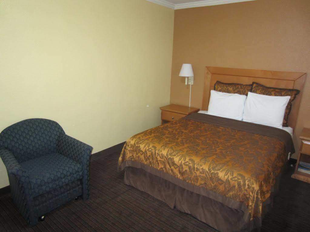 Anaheim Islander Inn And Suites Near Park And Convention Center Εξωτερικό φωτογραφία