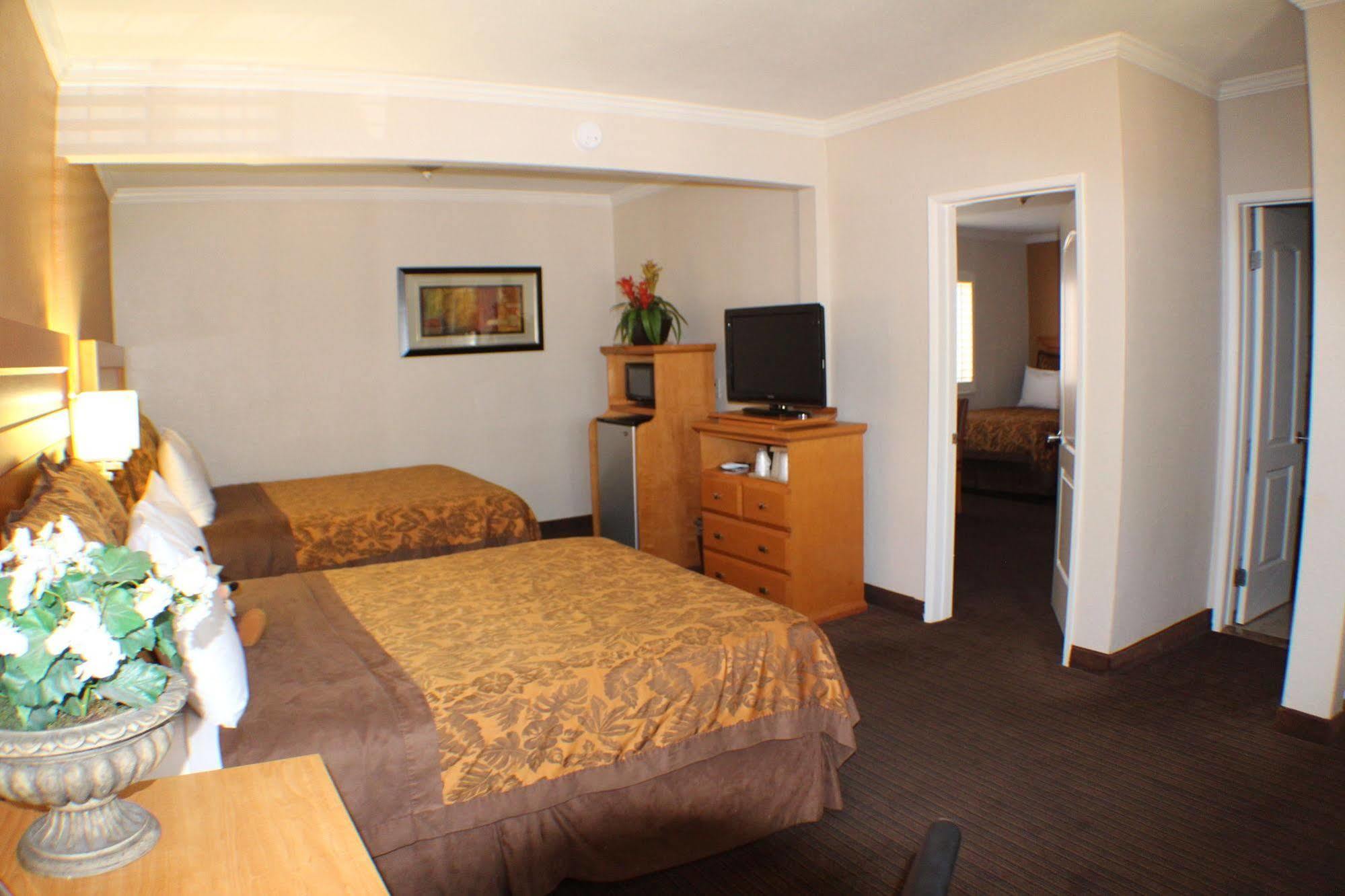 Anaheim Islander Inn And Suites Near Park And Convention Center Εξωτερικό φωτογραφία
