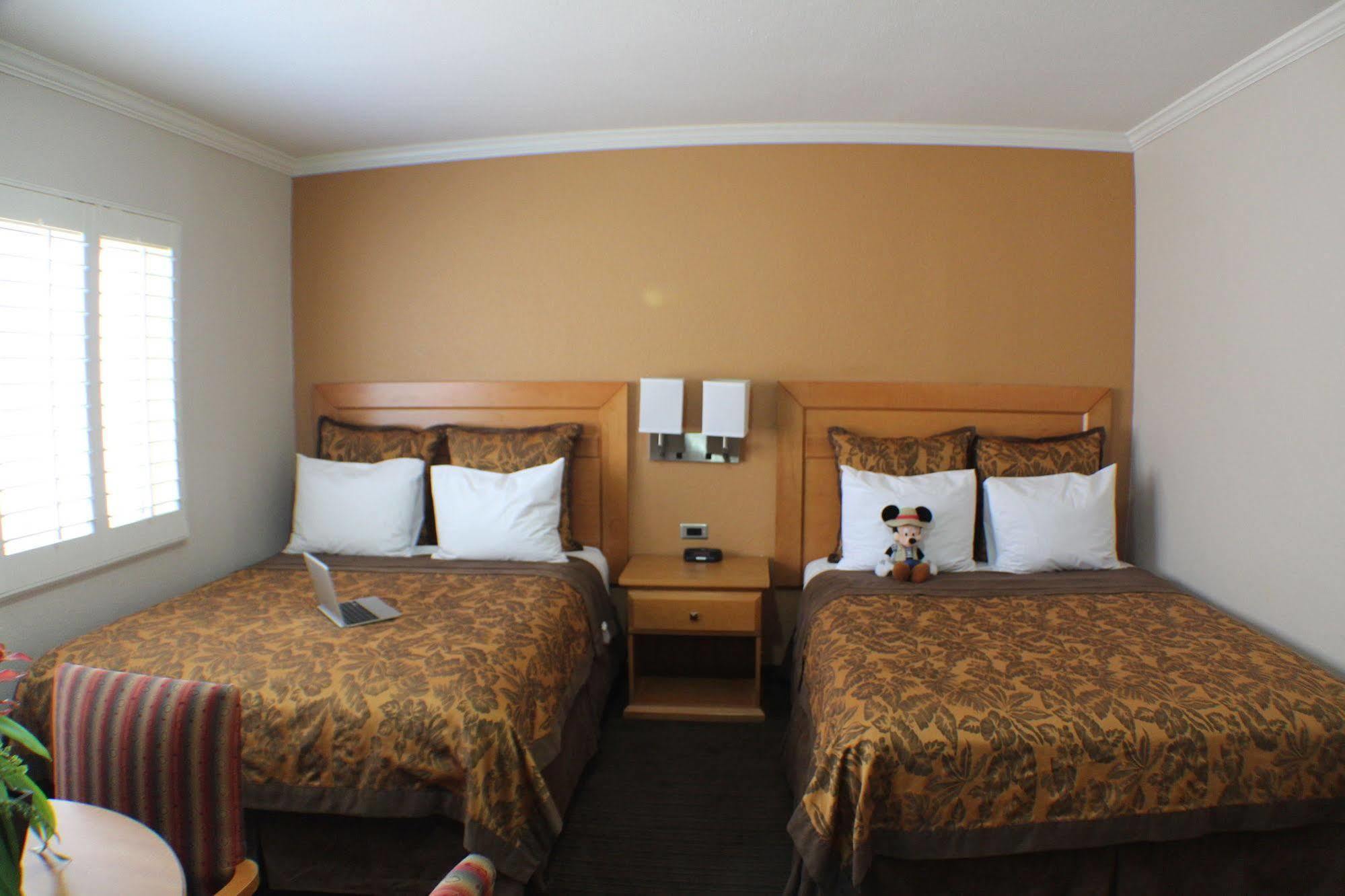 Anaheim Islander Inn And Suites Near Park And Convention Center Εξωτερικό φωτογραφία