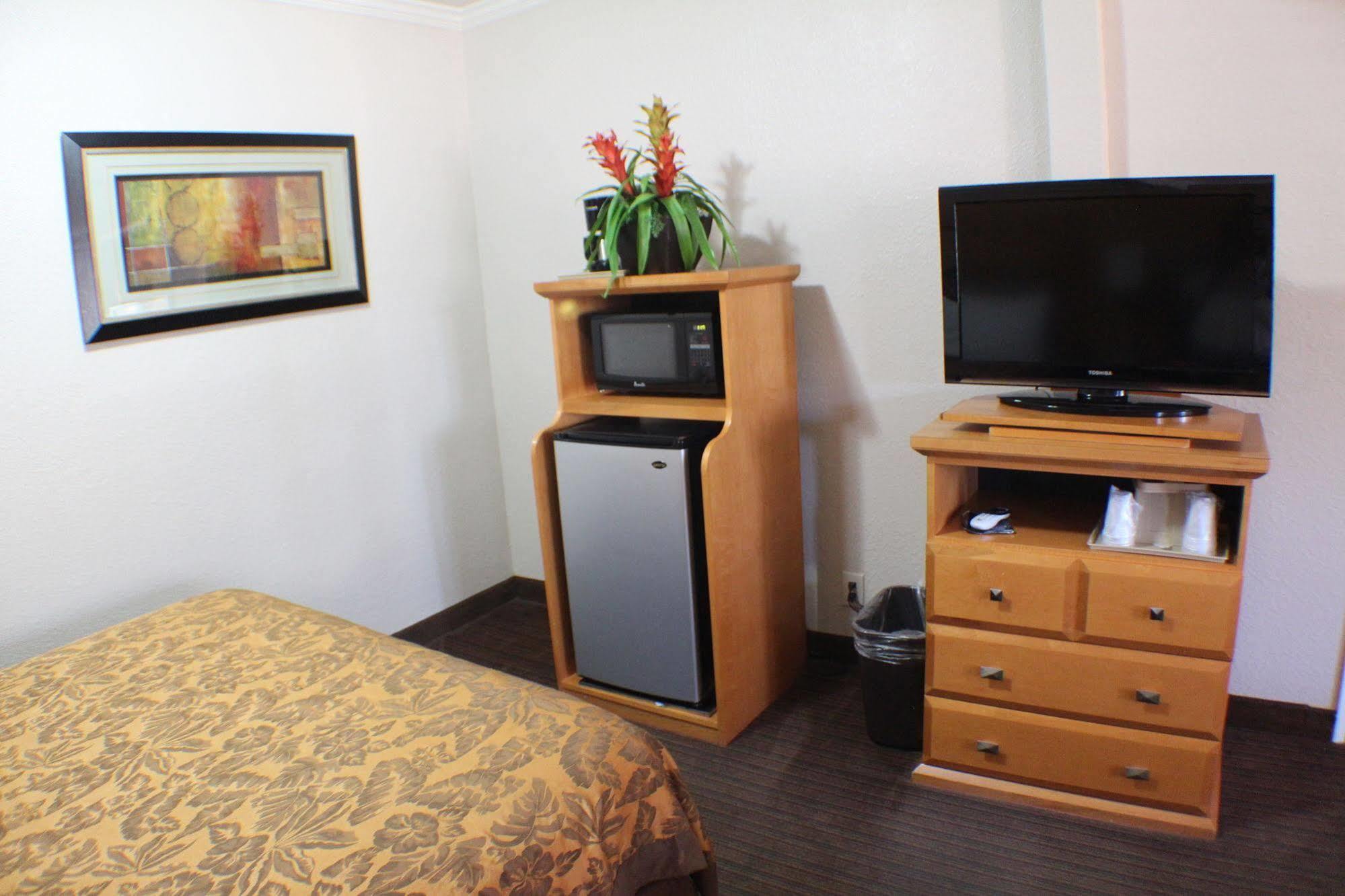Anaheim Islander Inn And Suites Near Park And Convention Center Εξωτερικό φωτογραφία