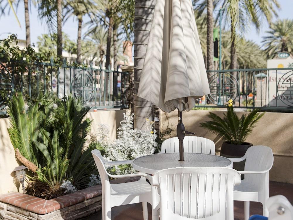 Anaheim Islander Inn And Suites Near Park And Convention Center Εξωτερικό φωτογραφία