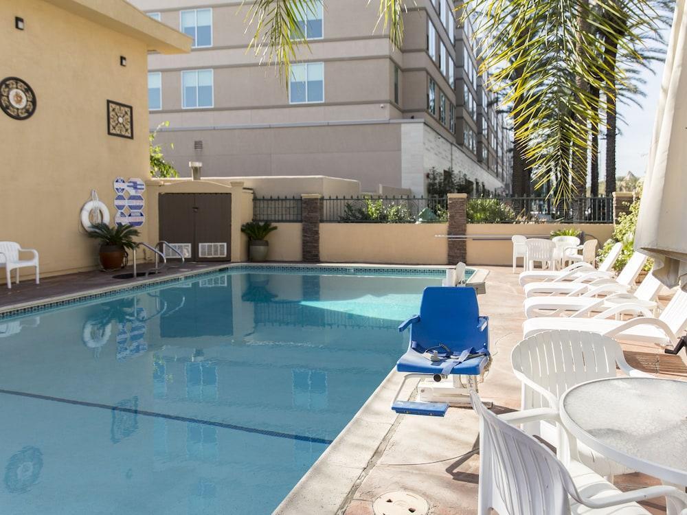 Anaheim Islander Inn And Suites Near Park And Convention Center Εξωτερικό φωτογραφία